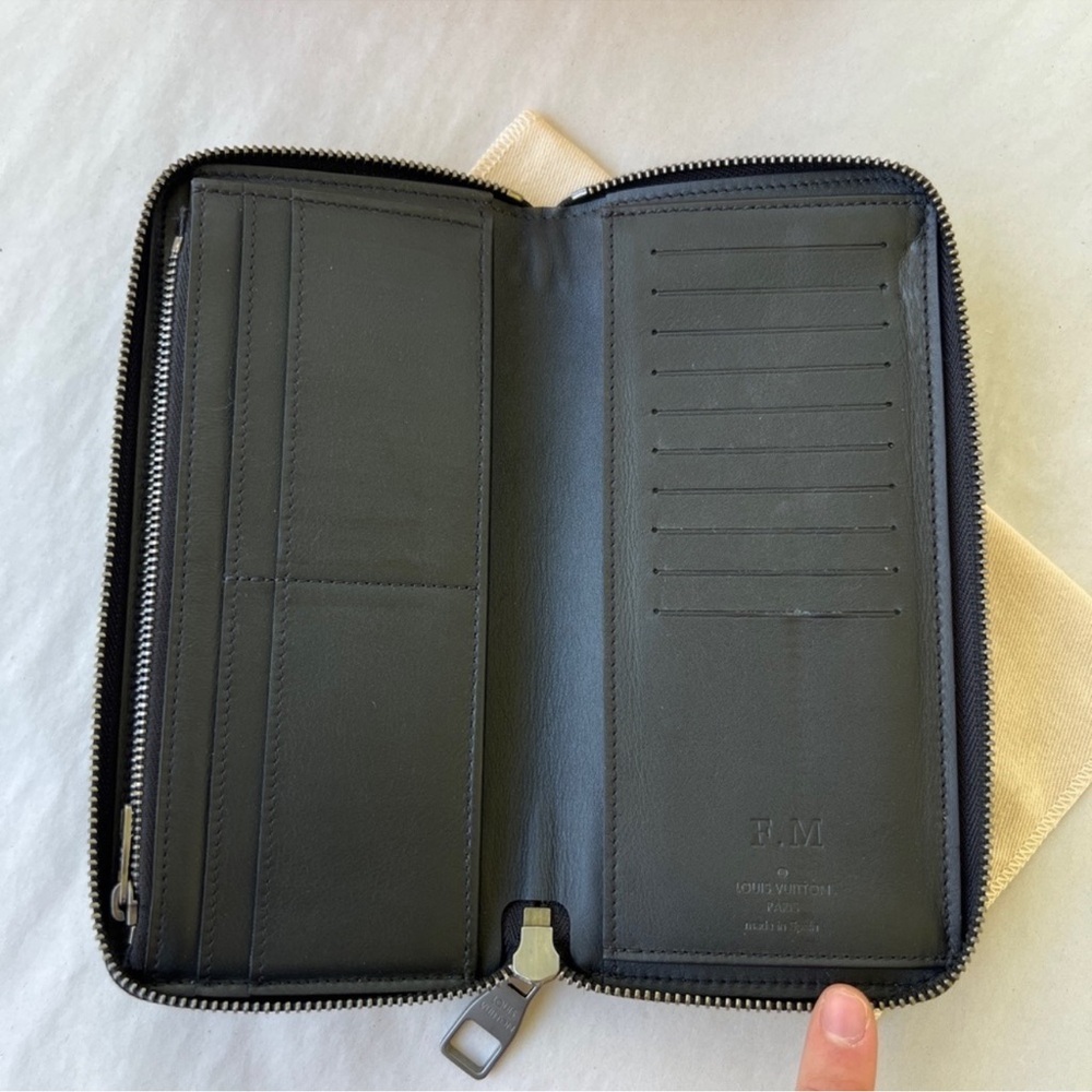 Authentic Louis Vuitton Damier Infiniti wallet black silver - Picture 4 of 9